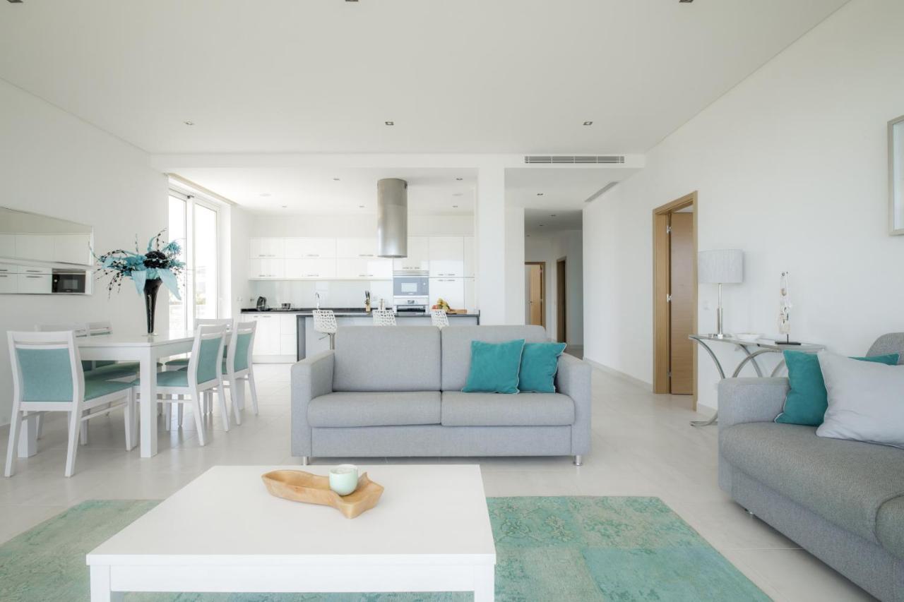 Apartamento 5 Beach View In Porto De Mos 150 Metres From The Beach! *